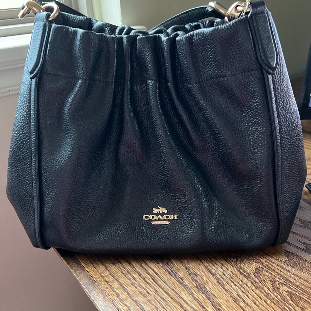 Like new exquisite coach handbag